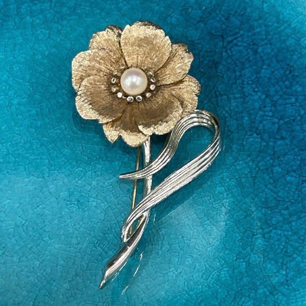 Vtg Marcel Boucher Flower
Brooch Women's 2.5" x 1.75" Gold-tone With Faux Pearl